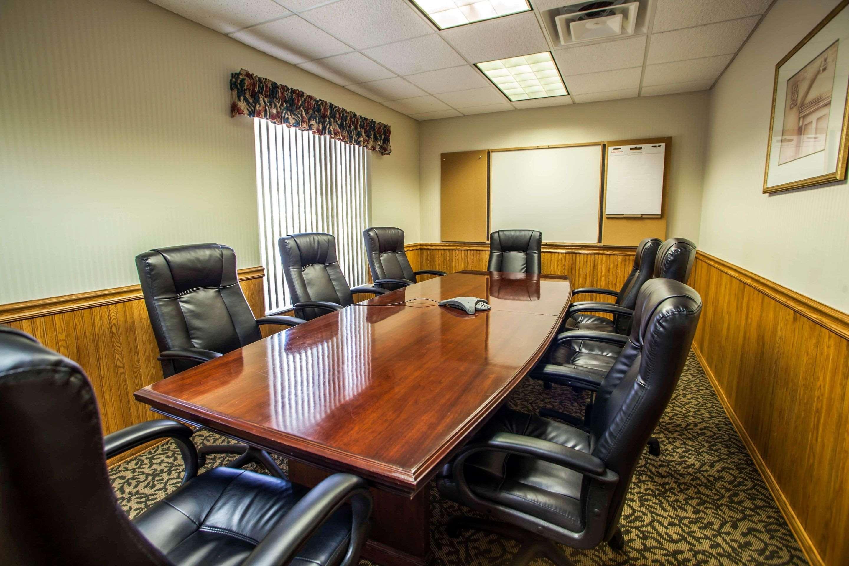 Comfort Inn & Suites Geneva- West Chicago Εξωτερικό φωτογραφία