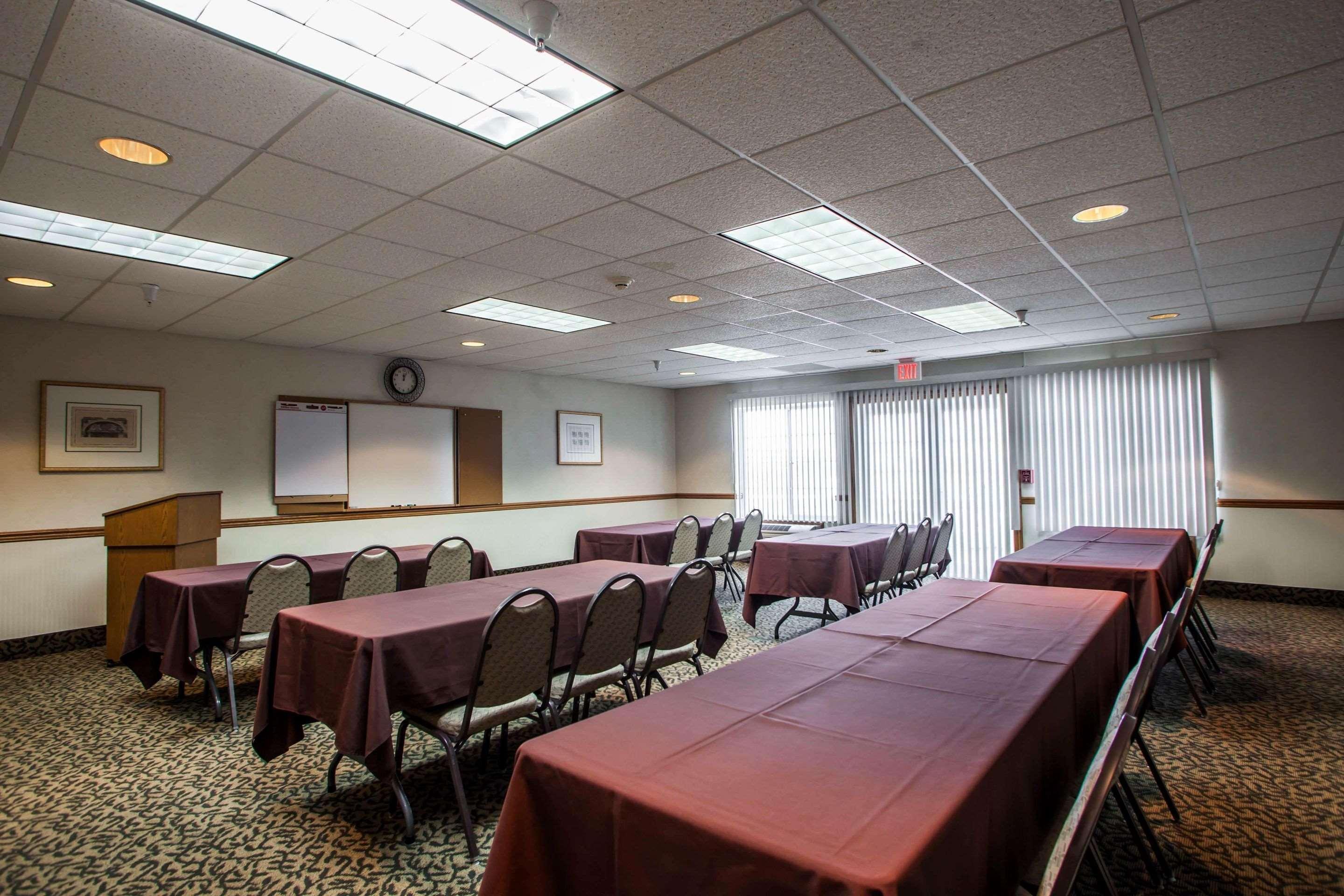 Comfort Inn & Suites Geneva- West Chicago Εξωτερικό φωτογραφία
