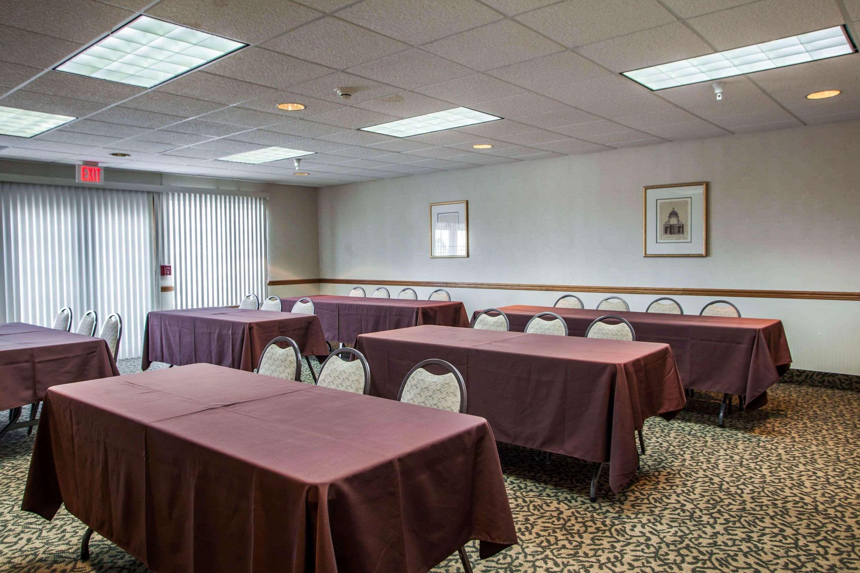 Comfort Inn & Suites Geneva- West Chicago Εξωτερικό φωτογραφία