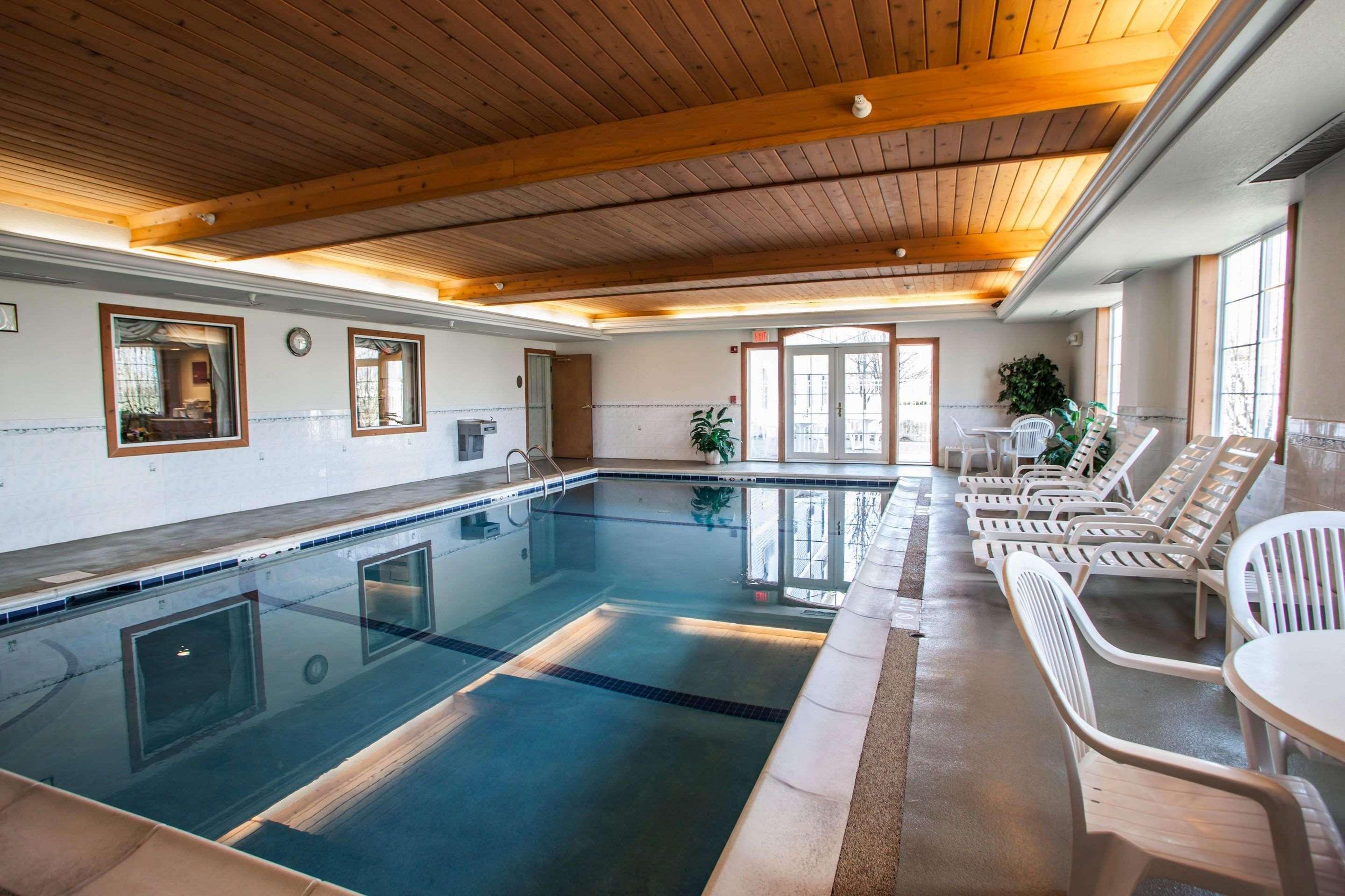 Comfort Inn & Suites Geneva- West Chicago Εξωτερικό φωτογραφία