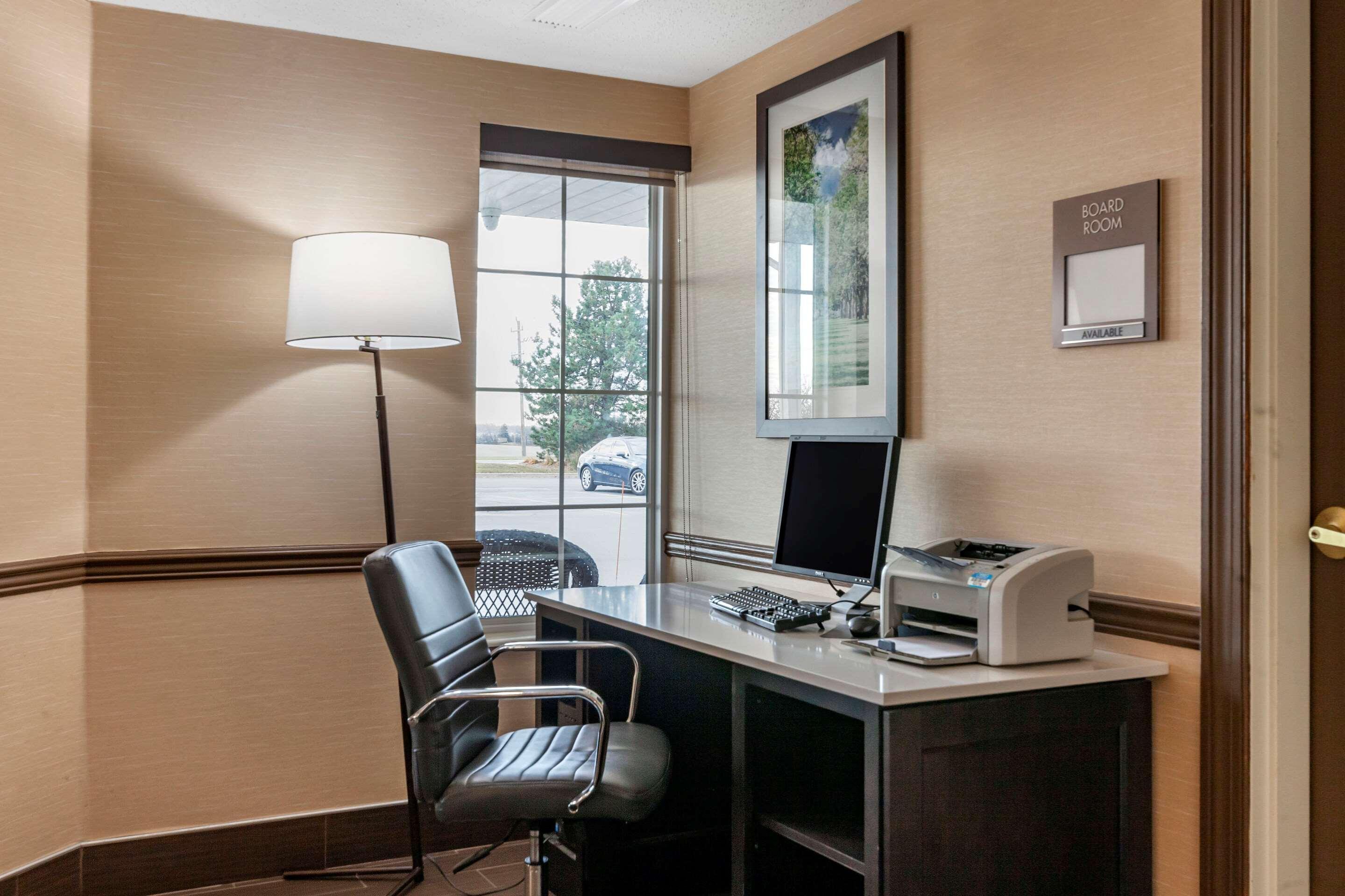 Comfort Inn & Suites Geneva- West Chicago Εξωτερικό φωτογραφία