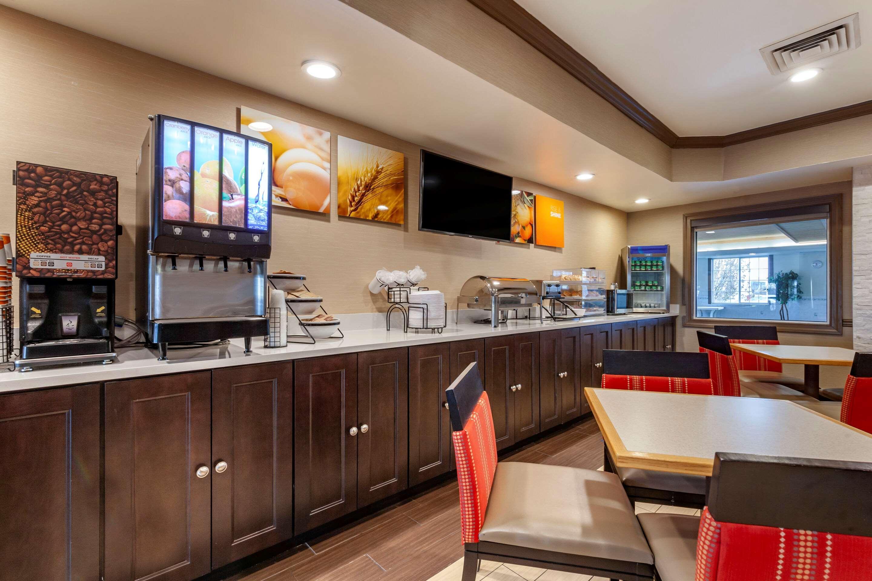 Comfort Inn & Suites Geneva- West Chicago Εξωτερικό φωτογραφία