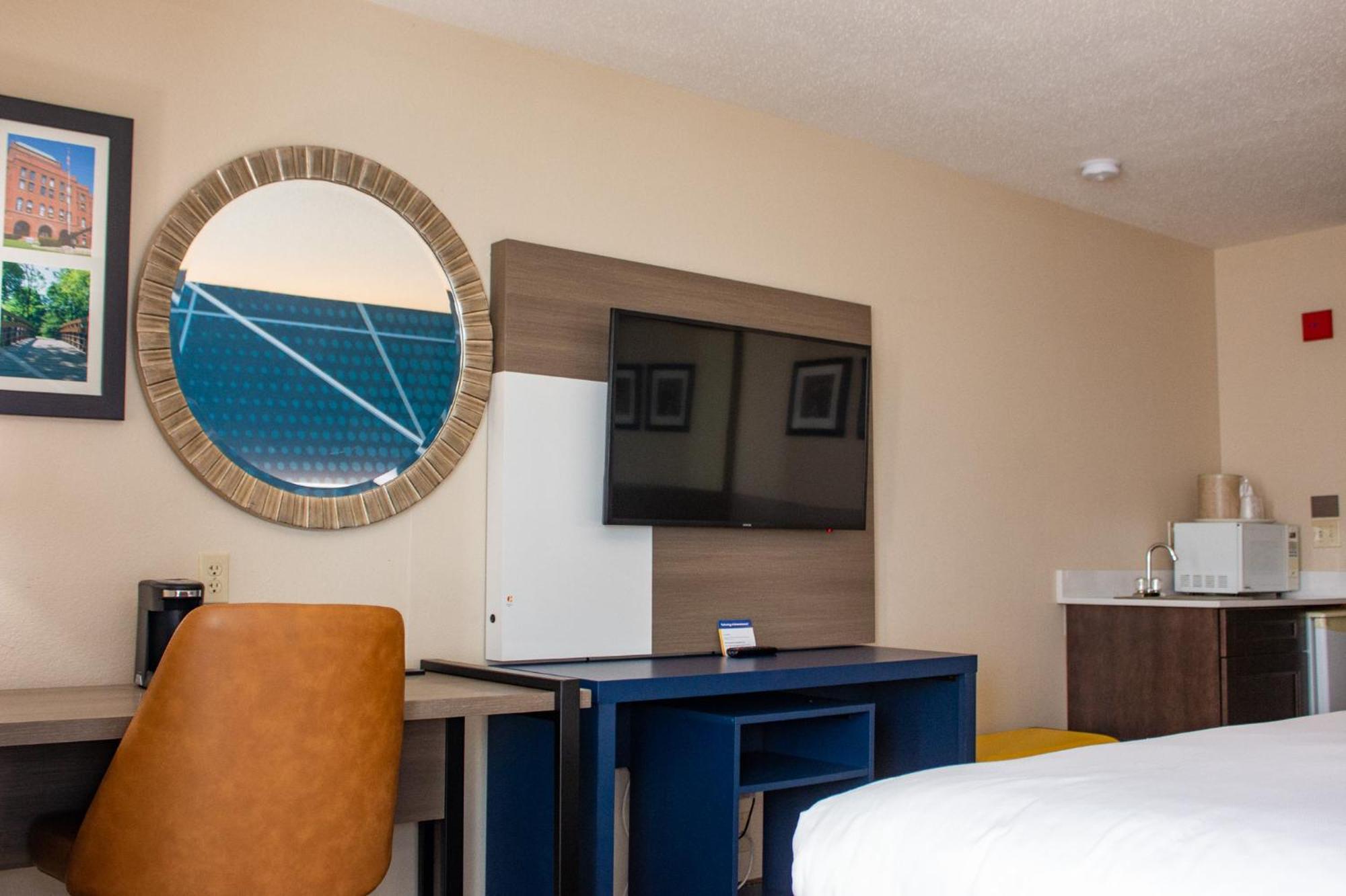 Comfort Inn & Suites Geneva- West Chicago Εξωτερικό φωτογραφία