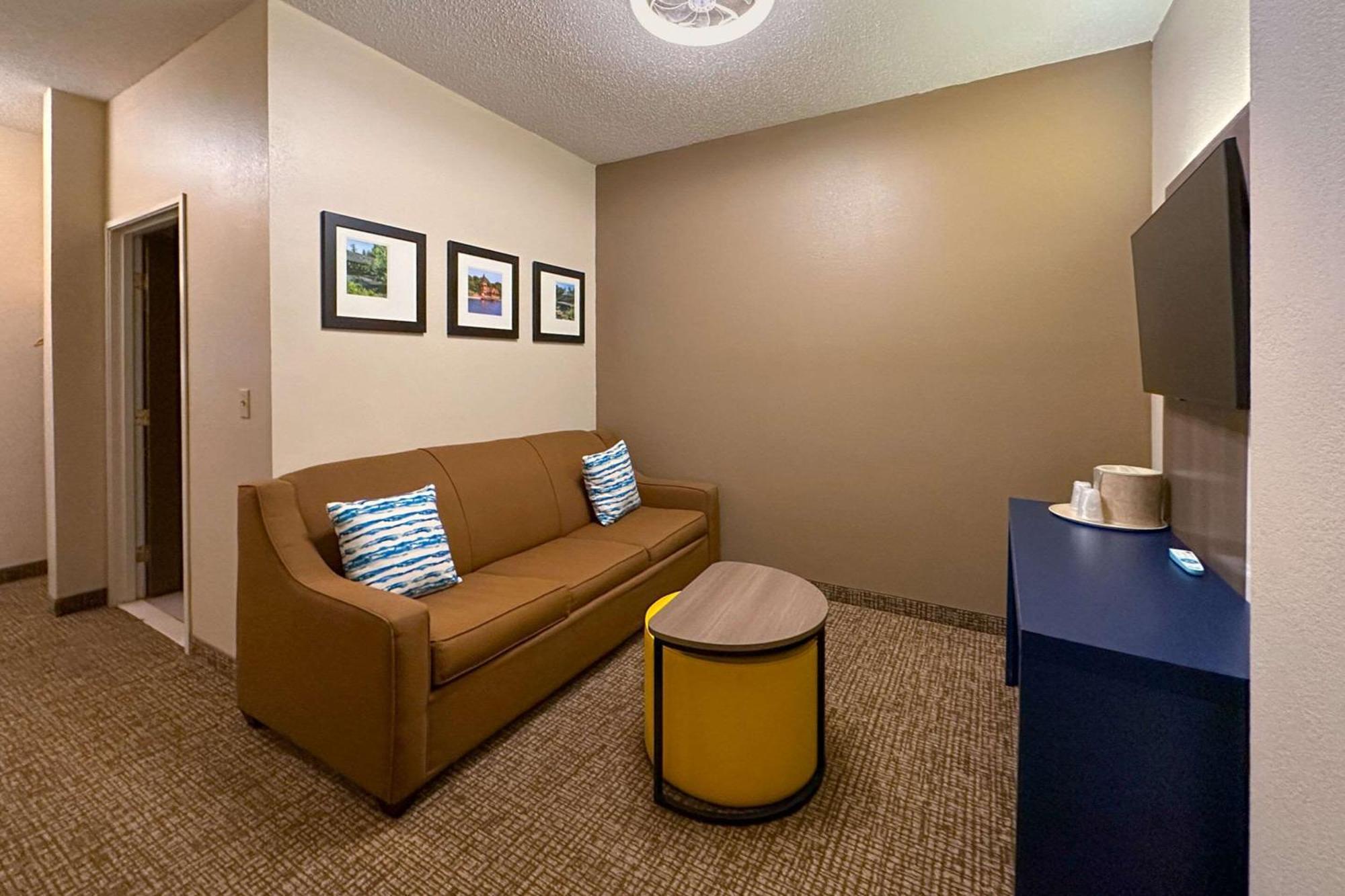 Comfort Inn & Suites Geneva- West Chicago Εξωτερικό φωτογραφία