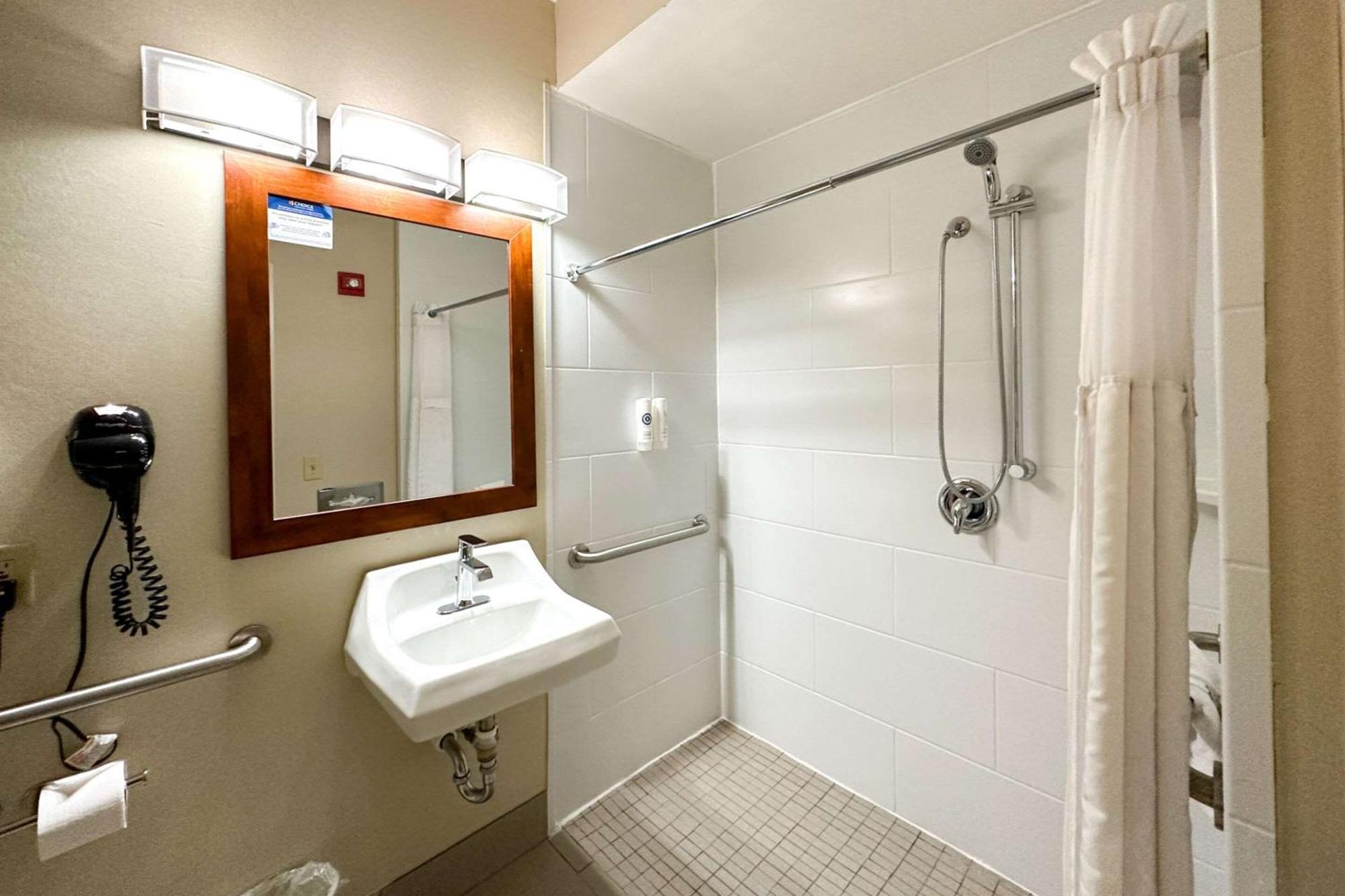 Comfort Inn & Suites Geneva- West Chicago Εξωτερικό φωτογραφία
